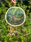 " Sous la canopée " - peinture sur rondin de bois 20 cm